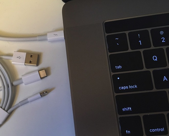 Apple sẽ thay thế dây cáp mới cho iPhone ?