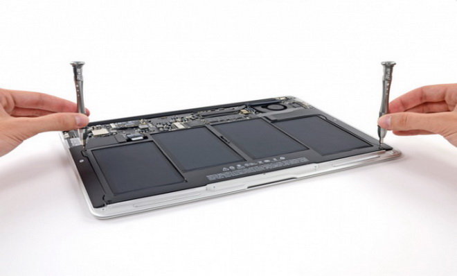 "phẫu thuật" Macbook Air 13 inch cũ chính hãng