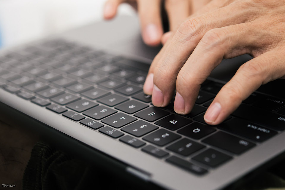 Vì sao Macbook Retina Pro vẫn được đánh giá cao hơn Surface Laptop ? - ảnh 2