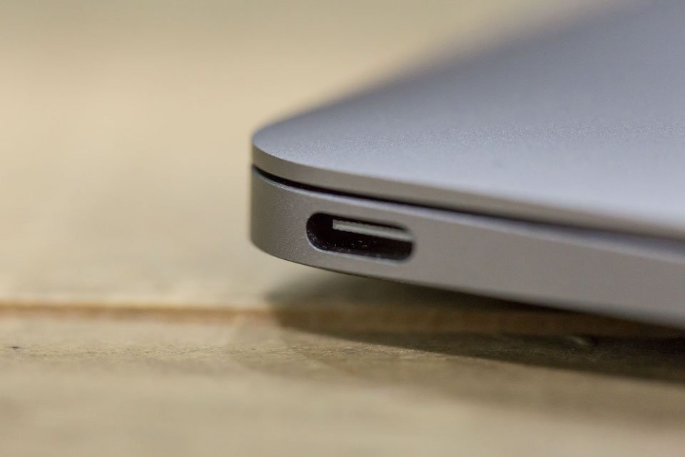 Macbook Pro cũ chính hãng