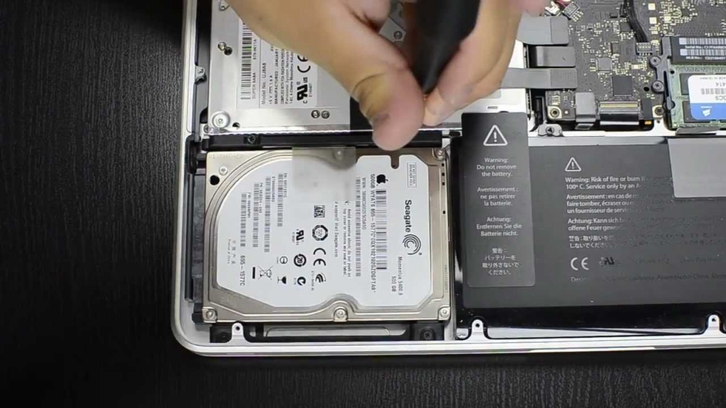 Hướng dẫn cách thay ổ cứng SSD trên Macbook cũ chính hãng Apple - ảnh 2