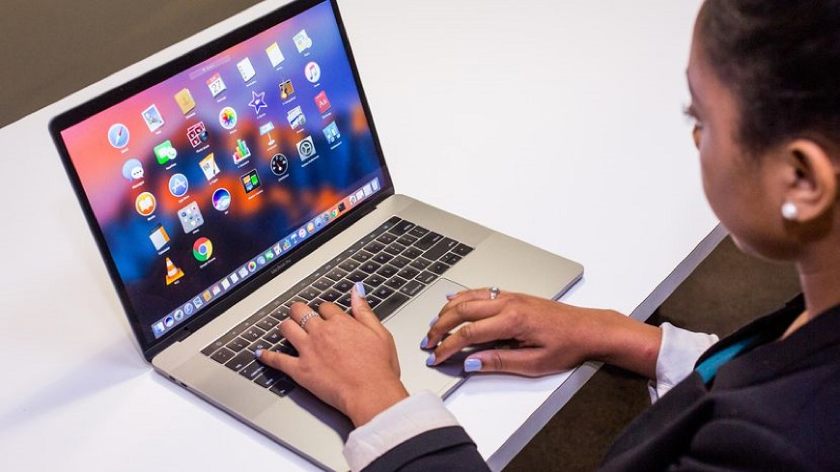 Macbook-15-inch-cu