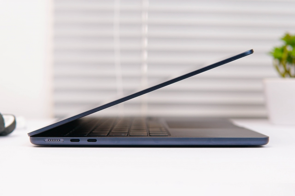 MacBook Air 2022 13 inch Apple M2 8GB RAM 256GB SSD – Like New - ảnh 3