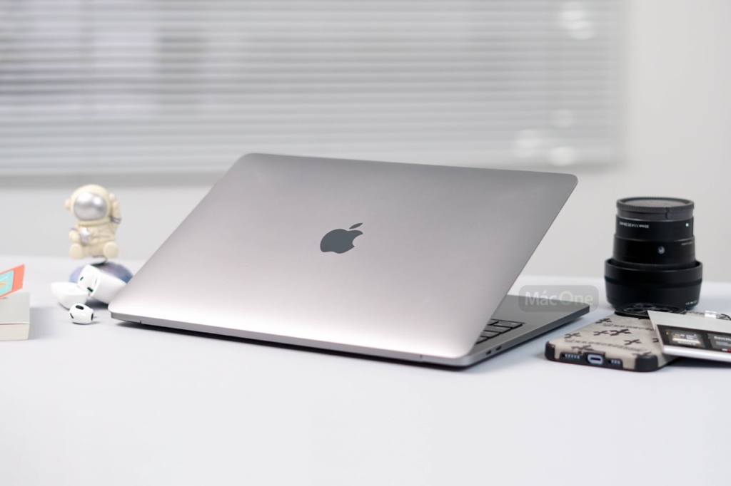 MacBook Pro 2022 13 inch Apple M2 8GB RAM 512GB SSD – Like New - ảnh 4