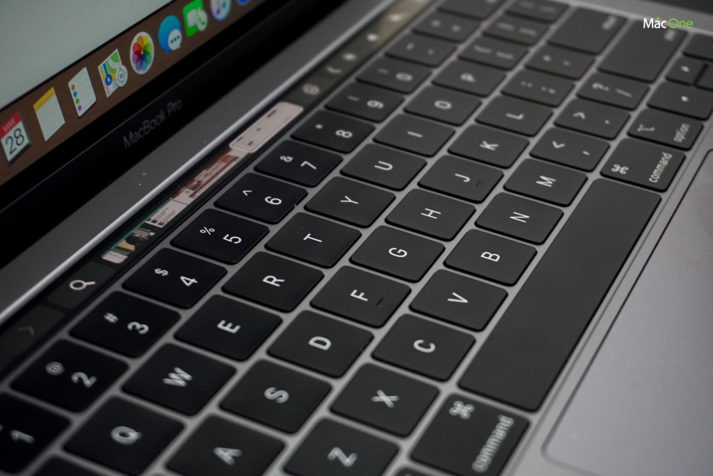 Bàn phím cải tiến MacBook Pro 2018